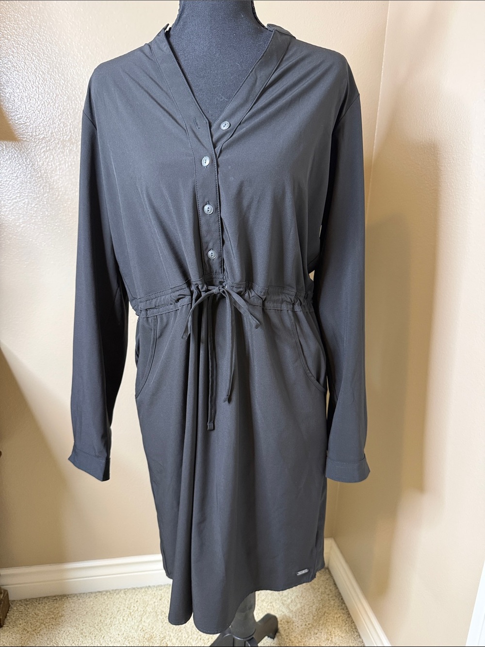 Orvis  Drawstring Long Sleeve travel dress - Black